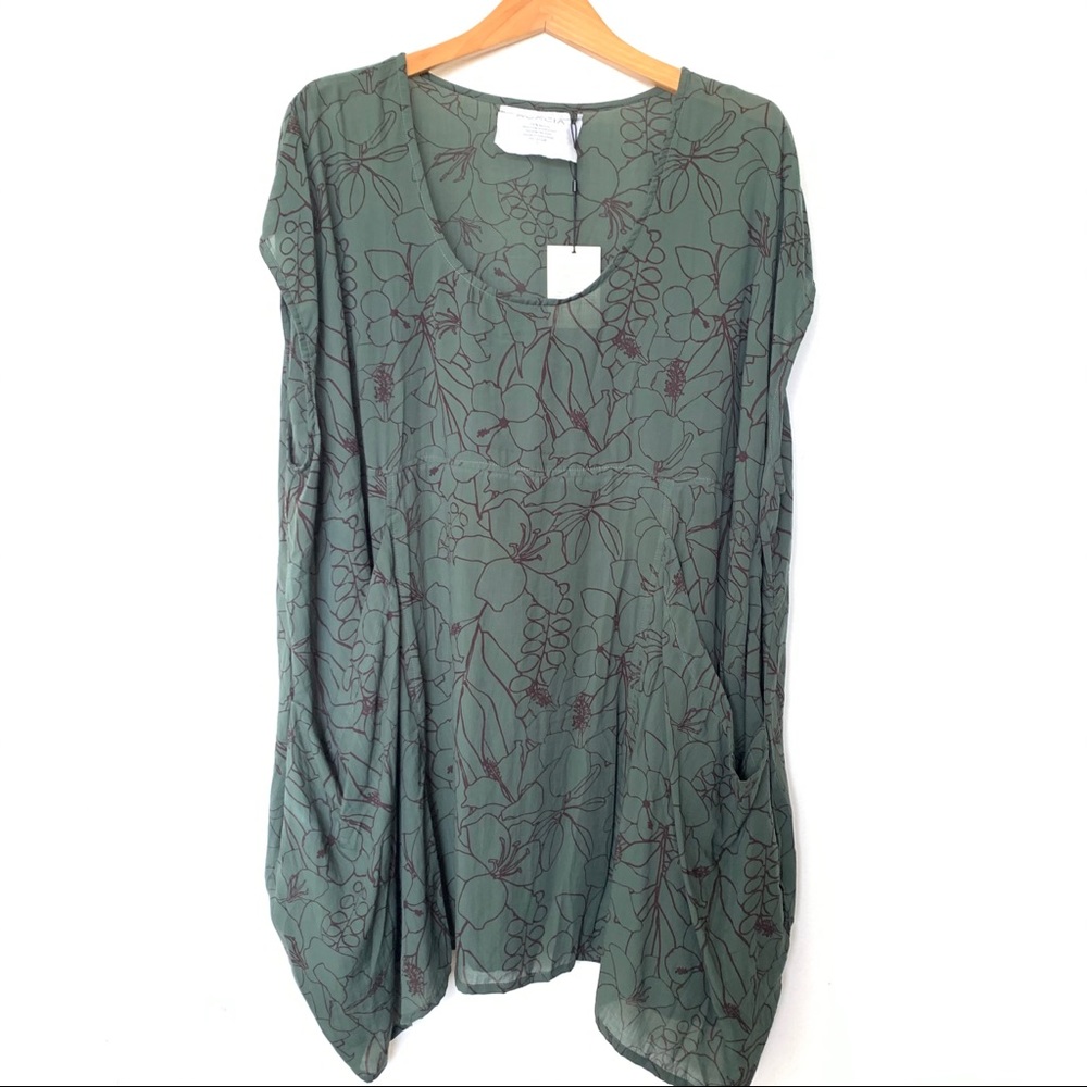 ❌SOLD❌$175(V) Acacia Mana Dress in Paradise